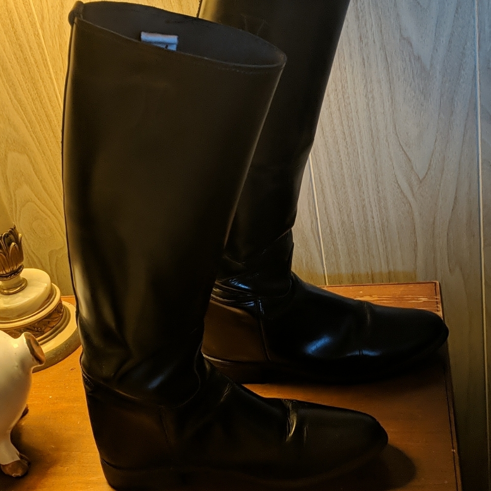 Leather riding boots